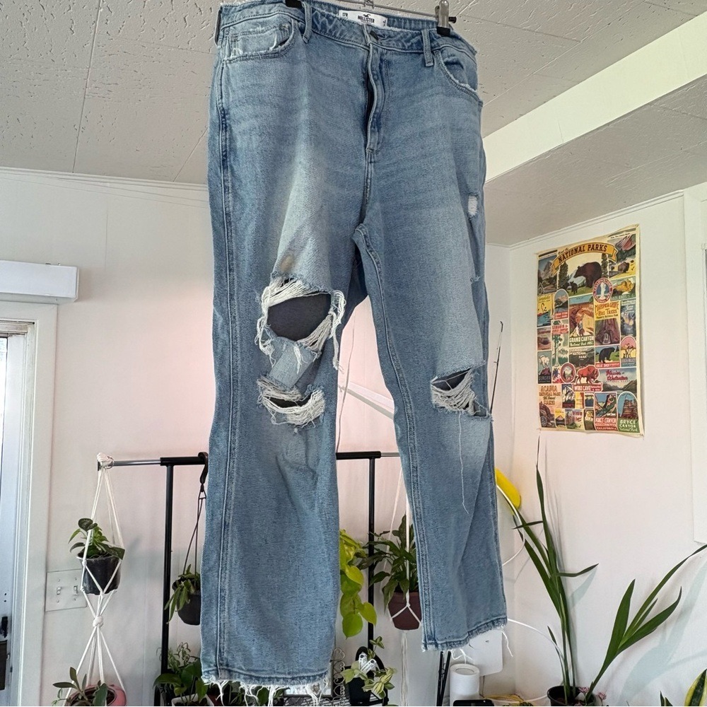 Hollister Mom Jeans Womens 17R Light Blue Distressed Curvy High Rise Frayed Hem